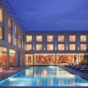 Courtyard By Marriott Kochi Airport ***** Nedumbassery
